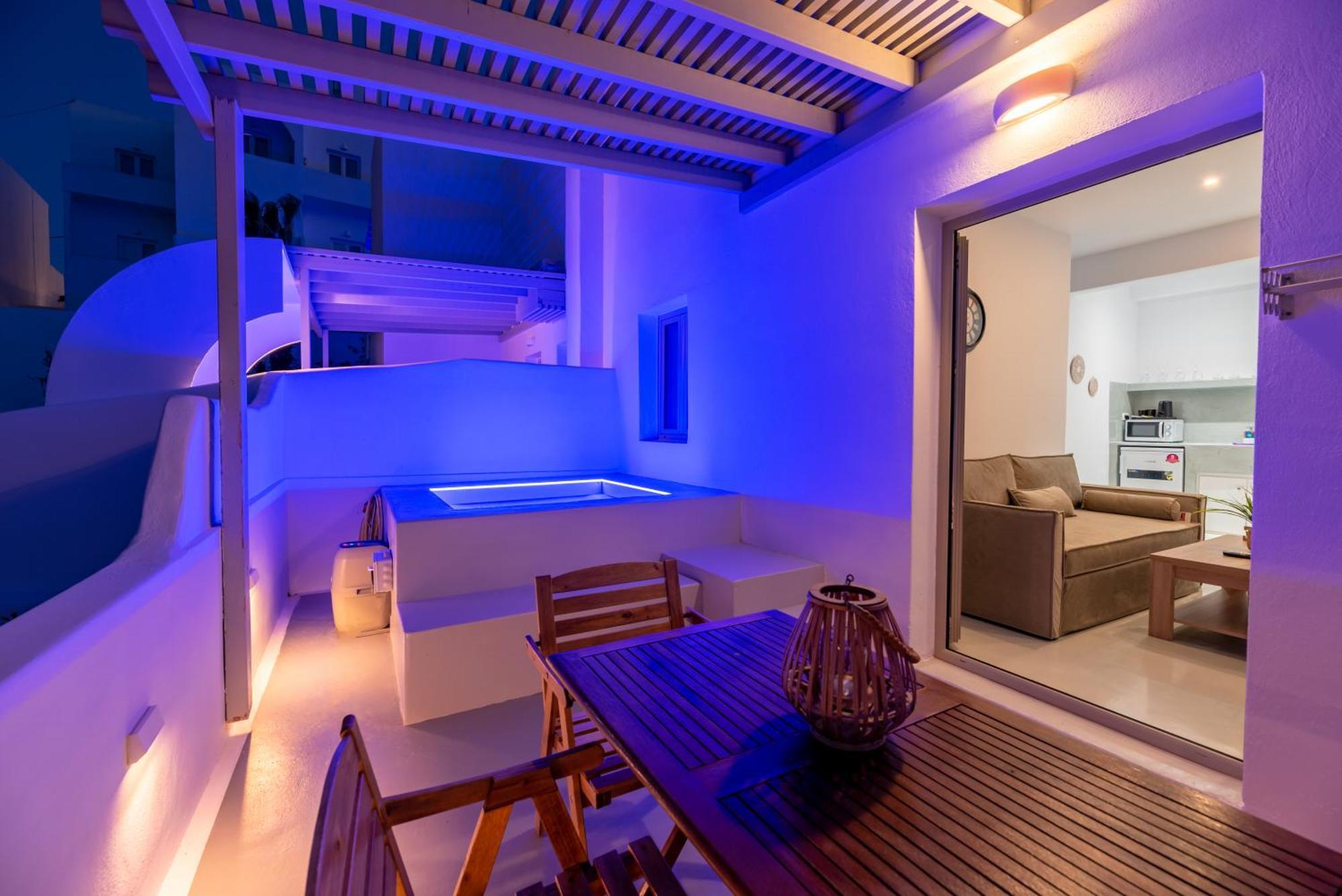 Aerenia Luxury Suites Karterados  Exterior photo
