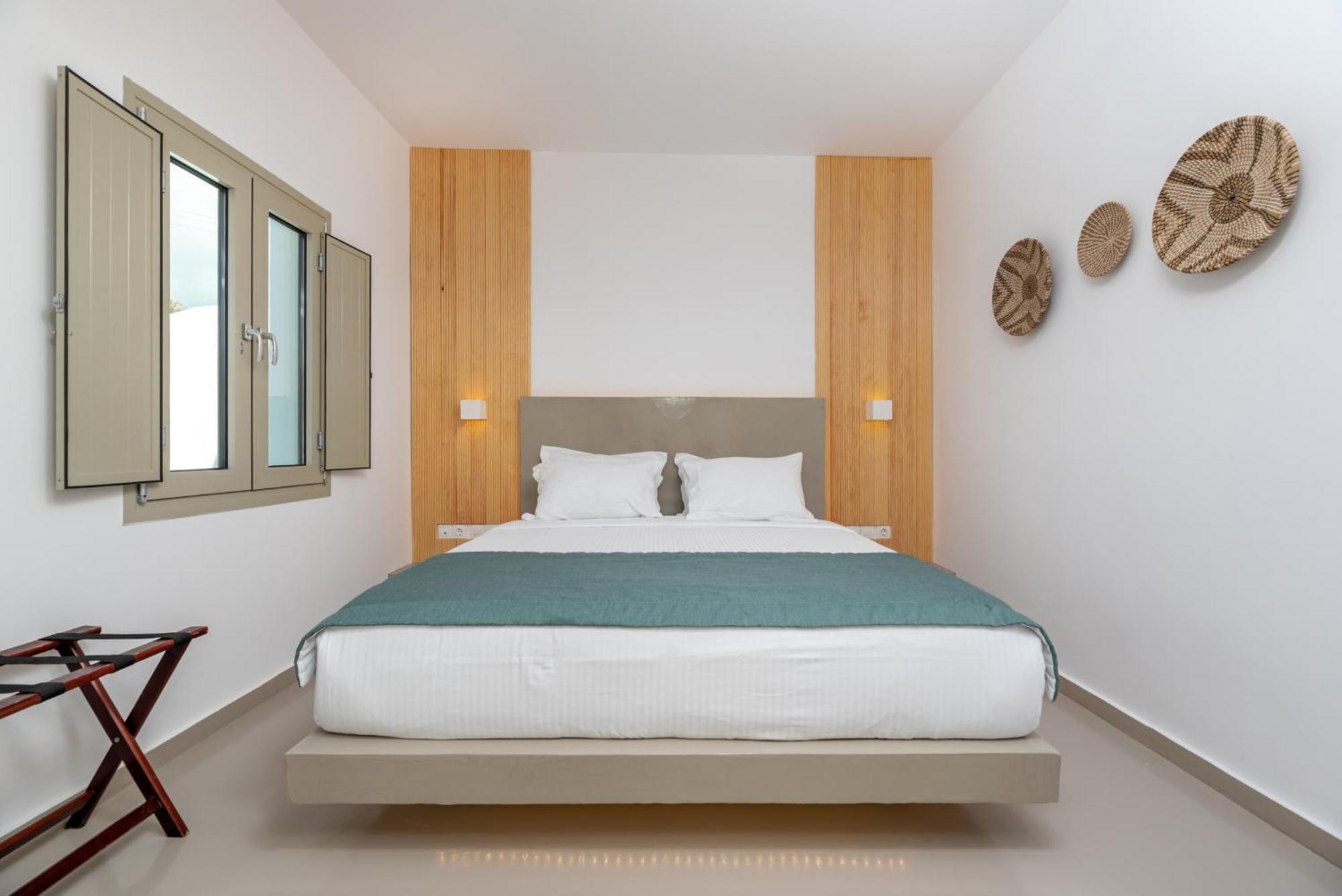 Aerenia Luxury Suites Karterados  Exterior photo